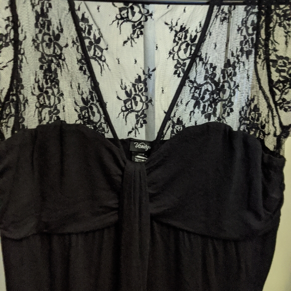 Blouse - Picture 2 of 3